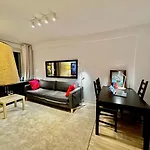 Decor 3 Metro Fast Wifi 1gbs 80'tv Hbo Appletv Appartamento