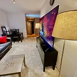 Decor 3 Metro Fast Wifi 1gbs 80'tv Hbo Appletv Appartamento *