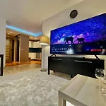 Decor 3 Metro Fast Wifi 1gbs 80'tv Hbo Appletv