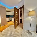 Decor 3 Metro Fast Wifi 1gbs 80'tv Hbo Appletv *