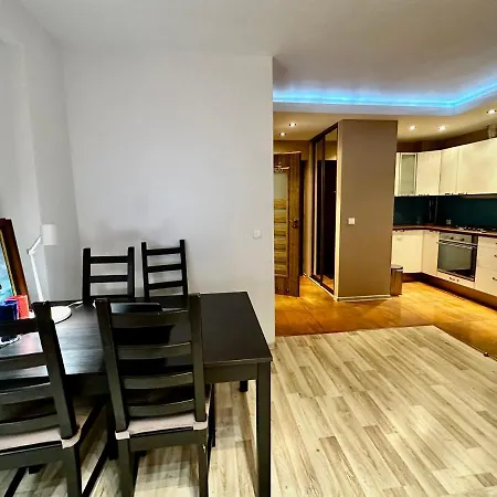 Decor 3 Metro Fast Wifi 1gbs 80'tv Hbo Appletv * Warsaw