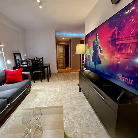 Apartamento Decor 3 Metro Fast Wifi 1gbs 80'tv Hbo Appletv Varsóvia